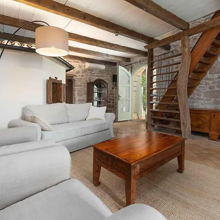 Pakich Ferienhaus Vošteni